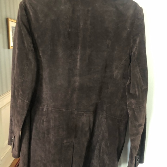 Woman’s brown suede coat - Picture 2 of 4